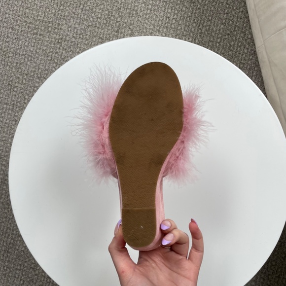 Pink Feather Wedges - Picture 2 of 3